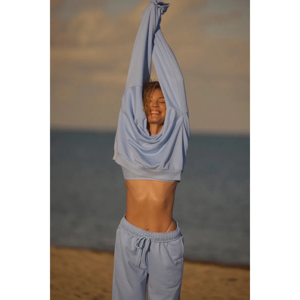 Alo Yoga Accolade Crew Neck Pullover Seashell Blue XS - Picture 13 of 13